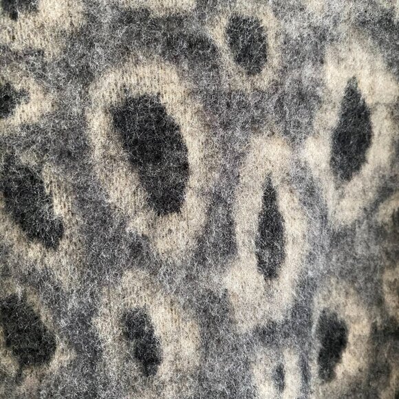 Zara Leopard Print Relaxed-Fit Fuzzy Boxy Sweater – US Large - Picture 5 of 9